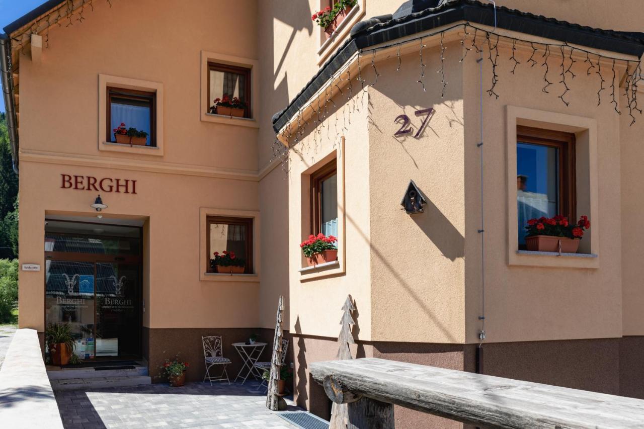 Berghi Hotel And Apartments Kranjska Gora Eksteriør billede